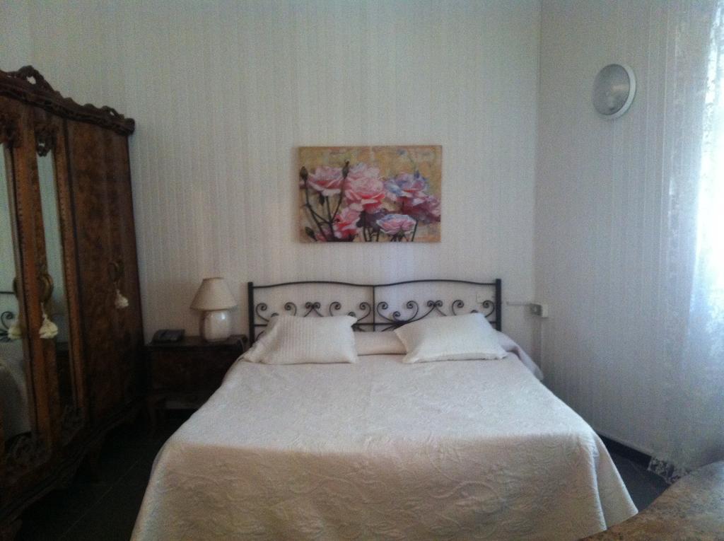 Hotel Pensione Moderna Bonassola Rom bilde